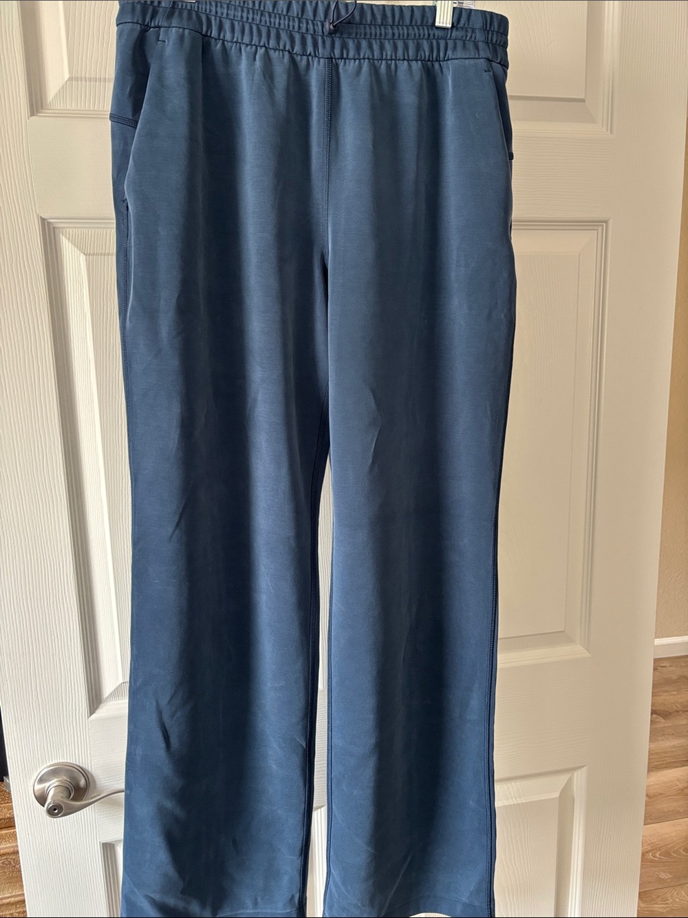 Lululemon Navy Softsteam Pants - only worn once